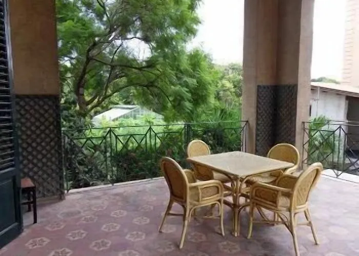 Archirafi فندق باليرمو